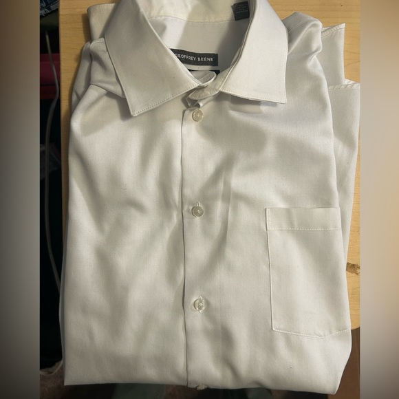 Geoffrey Beene button down. Wrinkle free shirt. - Picture 10 of 14